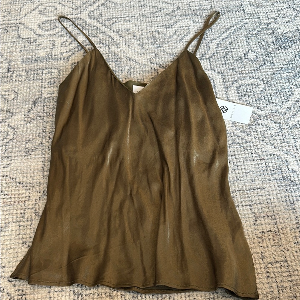 Socialite Green Fitted Sleeveless Camisole
